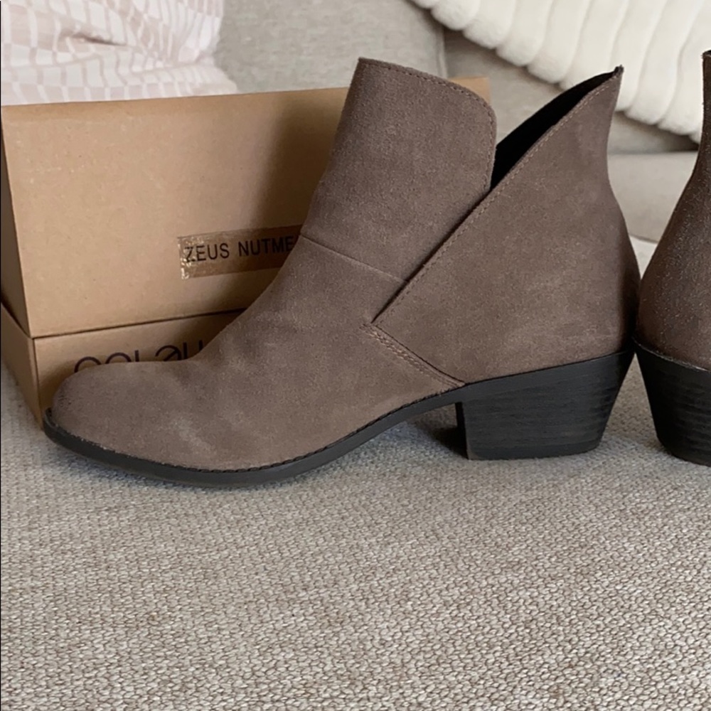 Fall Booties! 🍂🍁 - Picture 2 of 5